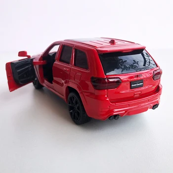 1:36 Skala Legering Toy Bil Model Cherokee SRT Metal 4x4 SUV trykstøbning Køretøj Miniature Scener Indsamling Til Børn Gave